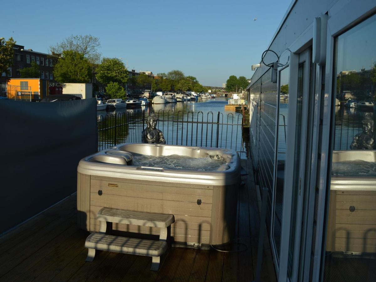 فندق Beautiful Houseboat With Terrace Jacuzzi لاهاي المظهر الخارجي الصورة